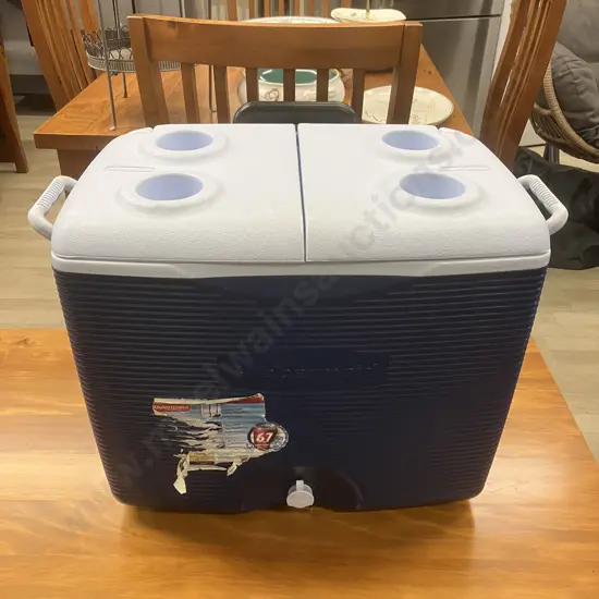Rubbermaid 42.6L Chilly Bin, With Wheels & Retractable Handle
