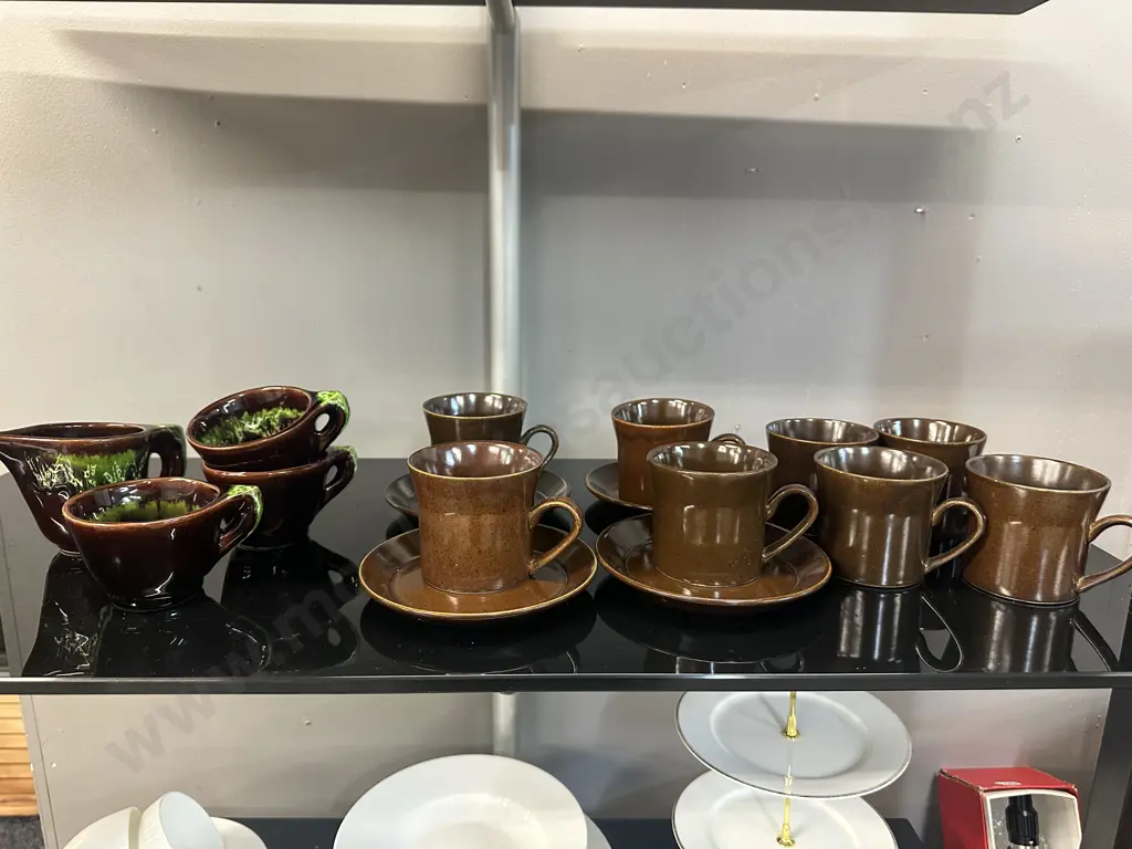 Crown Lynn Duos,Cups & Assorted Pottery Items Image 1++