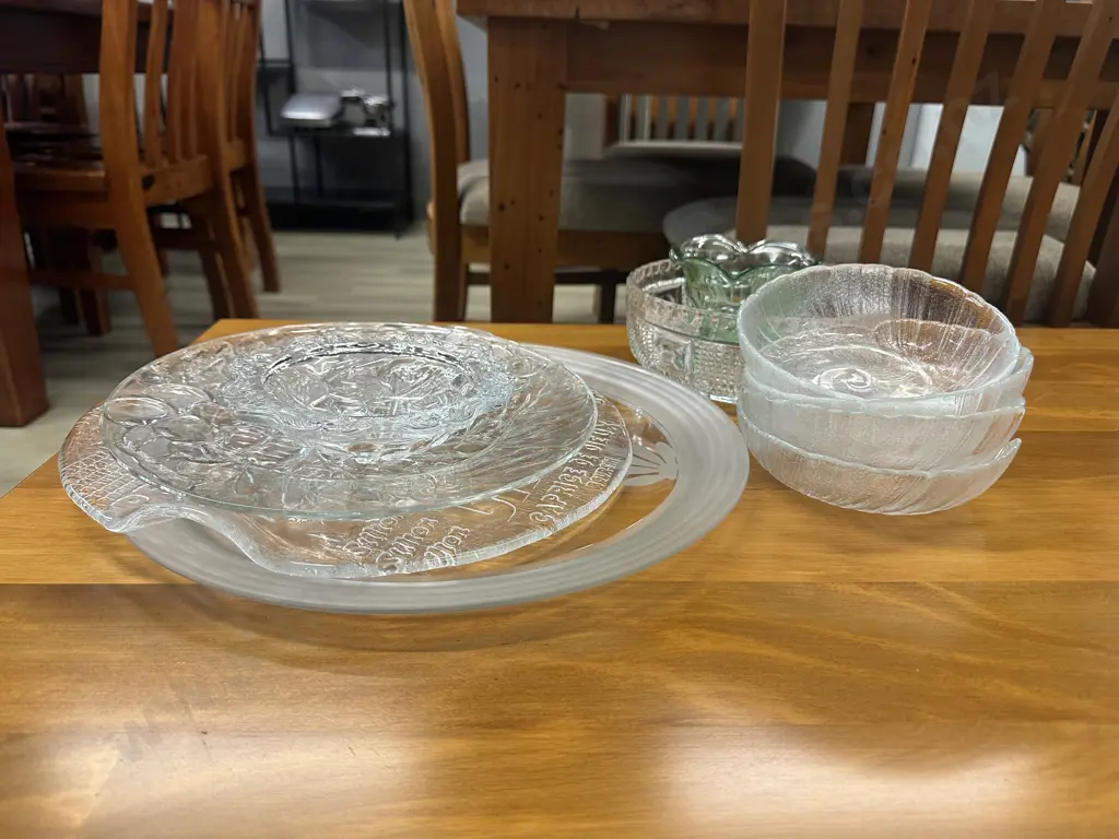 Selection Of Glassware Including Platters Etc Image 1++