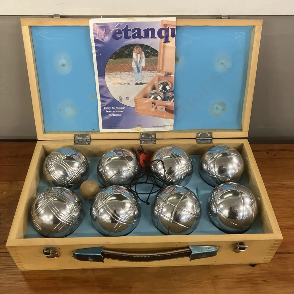 Petanque Set In Carry Case Image 1++