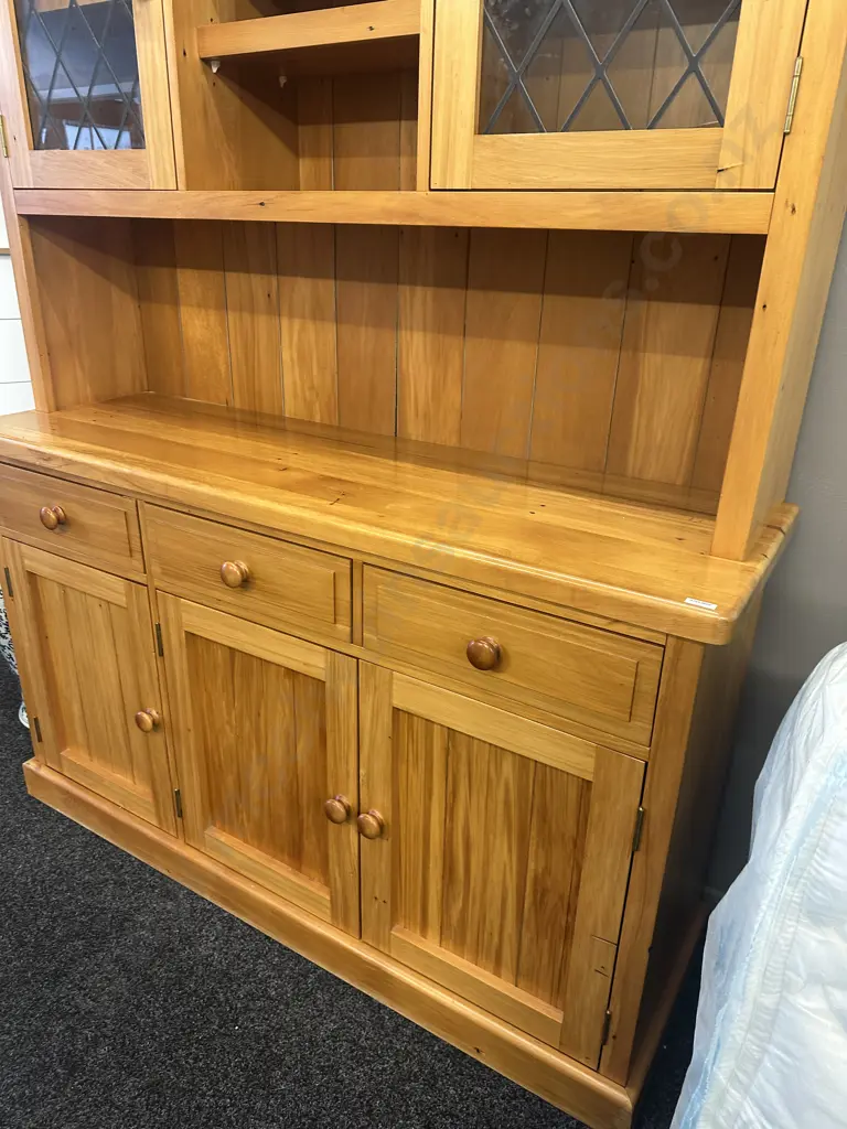 New Zealand Rimu Hutchdresser Made From Timber Out Of The Taumarunui Railway Station. H185 W140 D43.5cm Image 1++