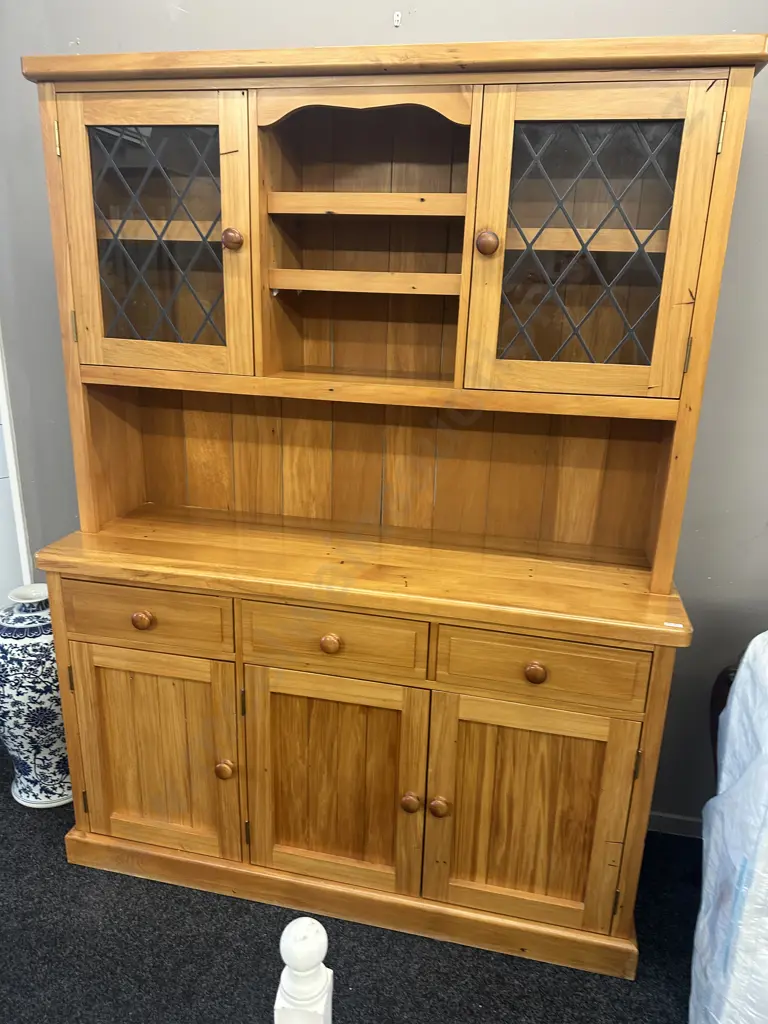 New Zealand Rimu Hutchdresser Made From Timber Out Of The Taumarunui Railway Station. H185 W140 D43.5cm Image 1++