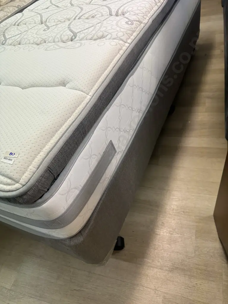 Sealy Posturepedic Aspire Pure Plush Single Size Mattress & Base Image 1++