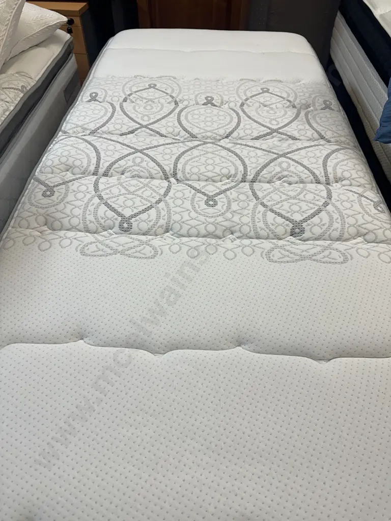 Sealy Posturepedic Aspire Pure Plush Single Size Mattress & Base Image 1++