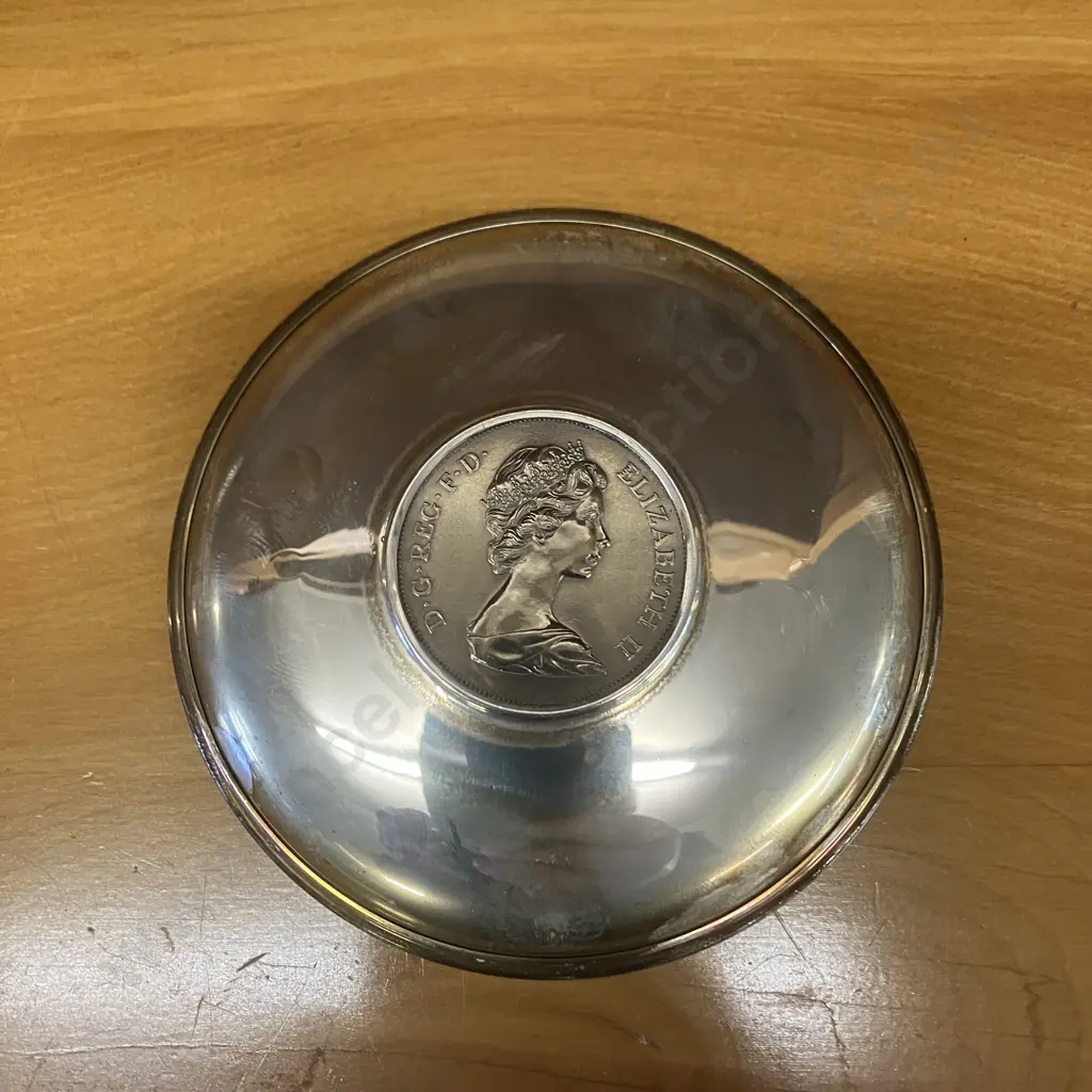Hallmarked Sterling Silver Dish With 1972 Queen Elizabeth Silver Wedding Crown Coin Inset  - Roberts & Dore London Image 1++