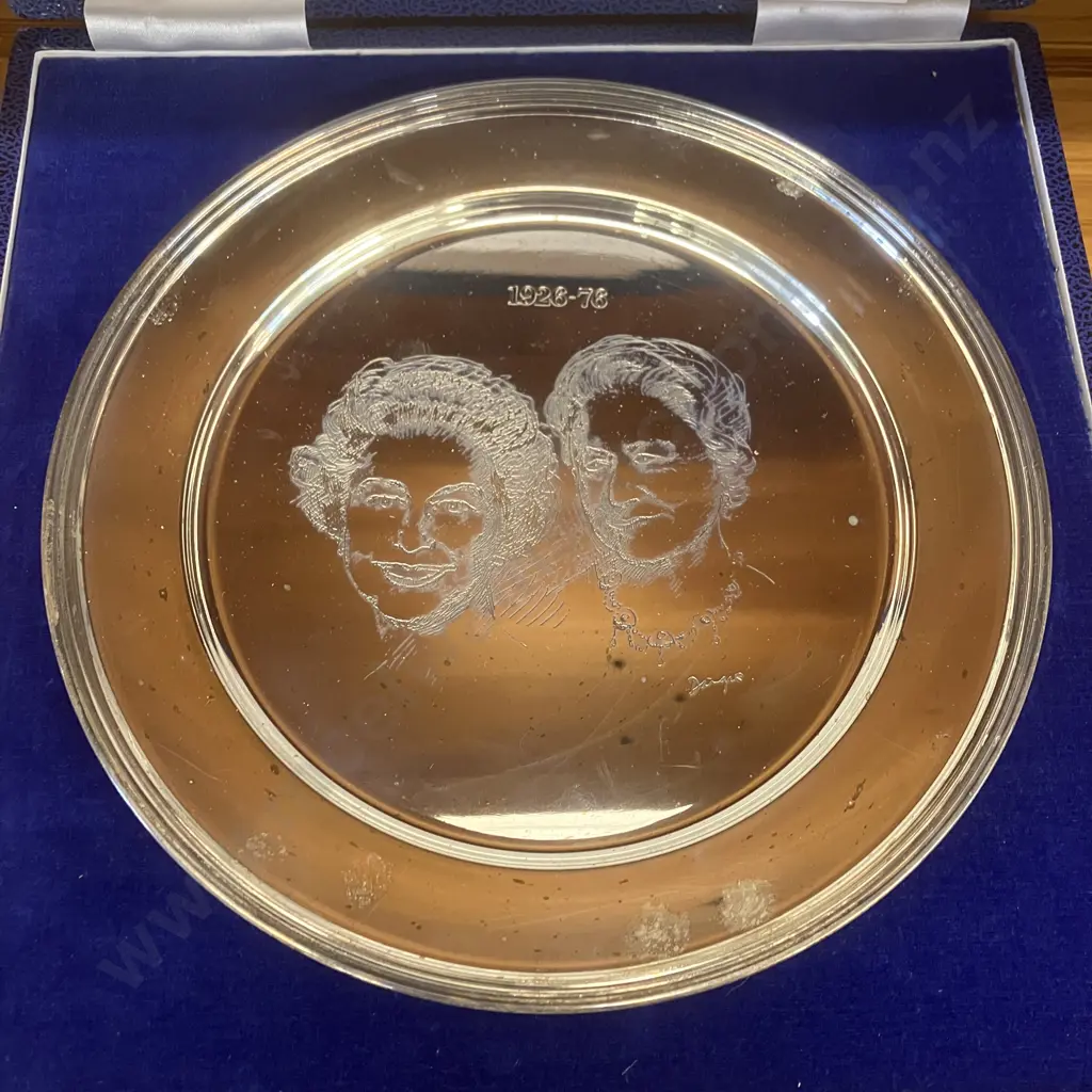 Hallmarked Sterling Silver Plate To Commemorate Queen Elizabeth II 50th Birthday - Limited Edition 4 / 100 Image 1++