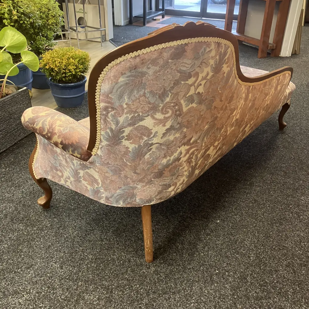 Victorian Style Chaise Lounge With Button Backed Pastel Toned Fabric, Cabriole Legs. H92 W175 D74cm Image 1++