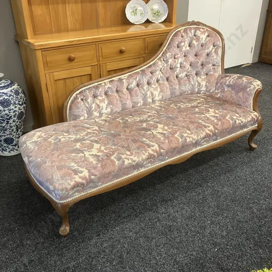 Victorian Style Chaise Lounge With Button Backed Pastel Toned Fabric, Cabriole Legs. H92 W175 D74cm
