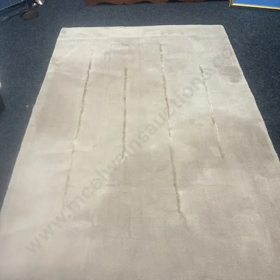 Hand Made India 'Seduction' 100% Wool Pile Floor Rug. 150 x 220cm