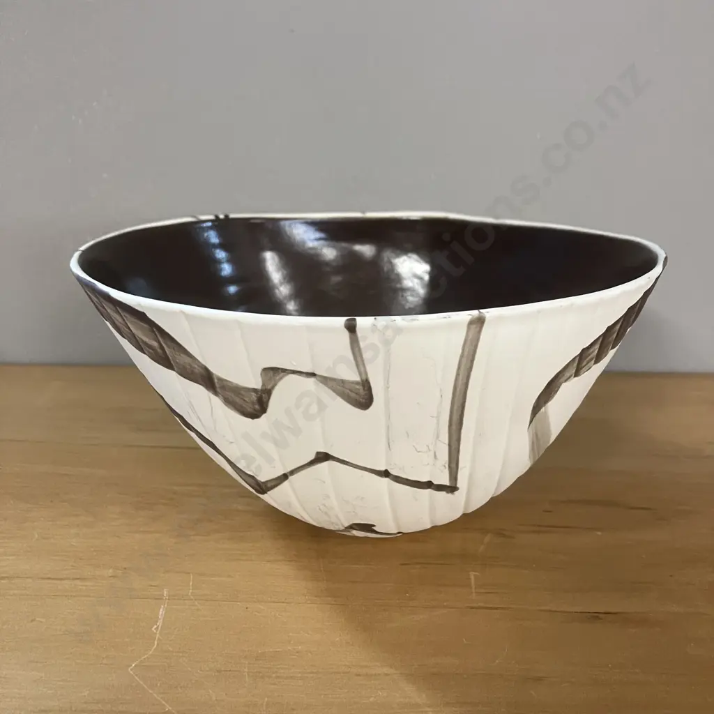 Vintage Royce McLashan Pottery Bowl. 10 x 19.5cm Image 1++