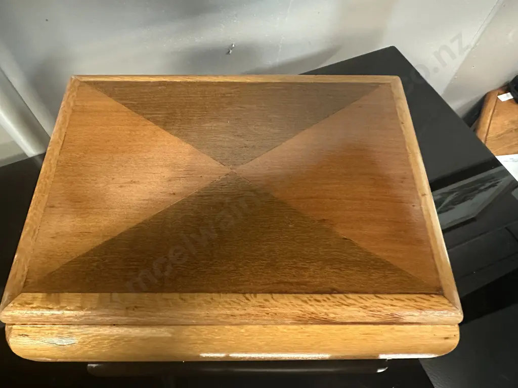 Vintage Wooden Footed Storage/Jewellery Box H12.5cm,W27cm. Image 1++
