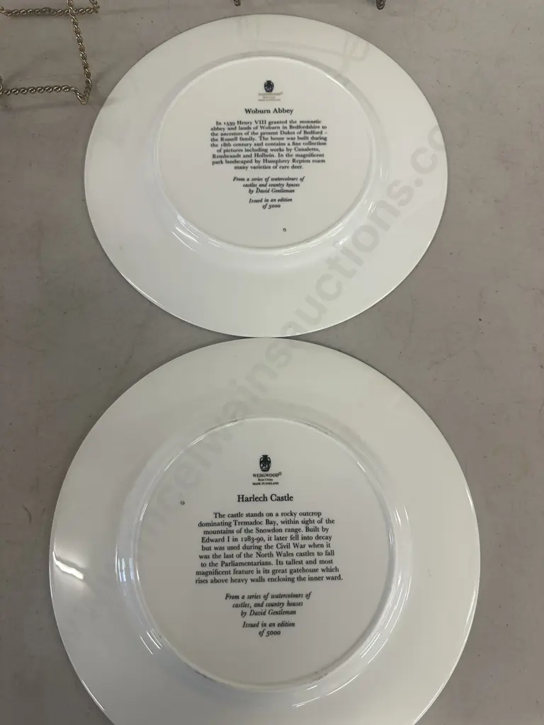English Wedgwood Collectors Plates Harlech Castle & Woburn Abbey By David Gentleman Dia27.5cm. Image 1++