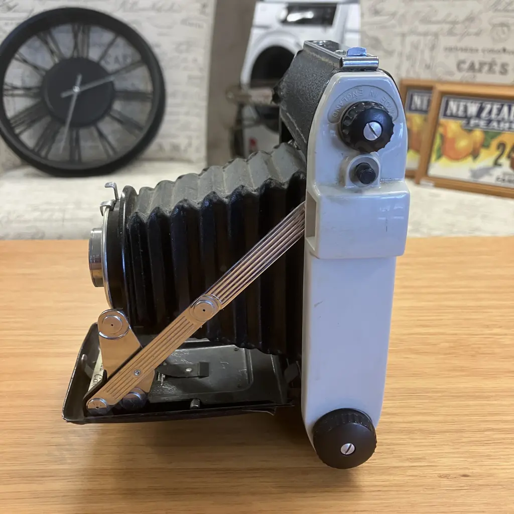 KODAK 1950s Junior 1 Folding Bellows Camera With Kodette III Shutter Image 1++