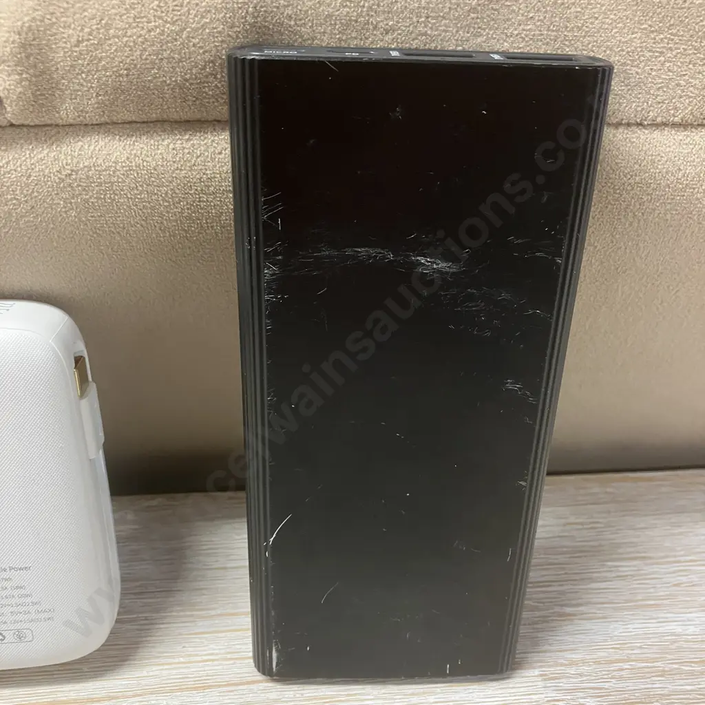 Antsig 10000mAh Power Bank AP4124 & Bavin 10000mAh Power Bank PC1090 Image 1++