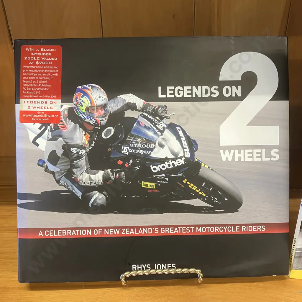Legends on 2 Wheels A Celebration of New Zealand's Greatest Motorcycle Riders by Rhys Jones Image 1++