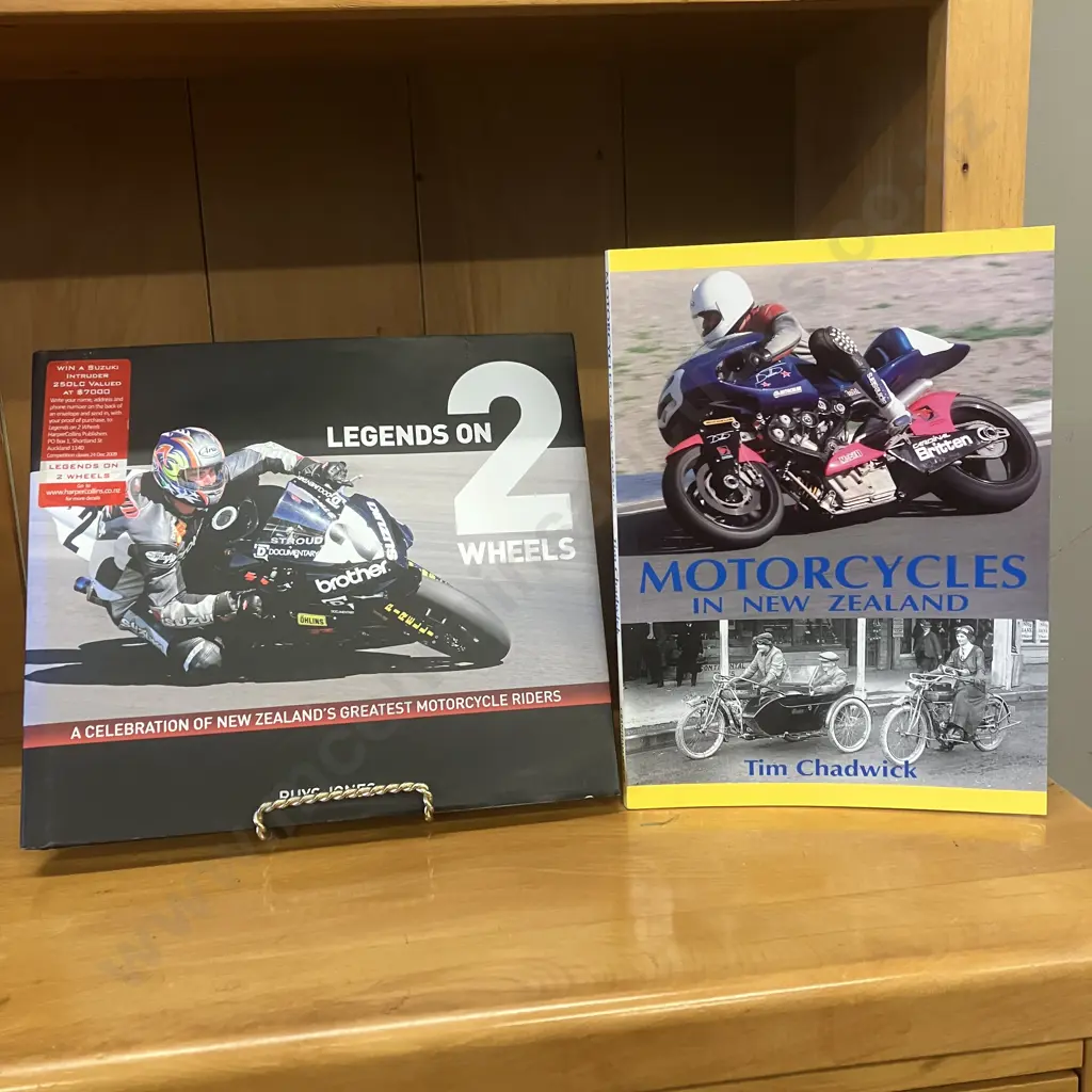 Legends on 2 Wheels A Celebration of New Zealand's Greatest Motorcycle Riders by Rhys Jones Image 1++
