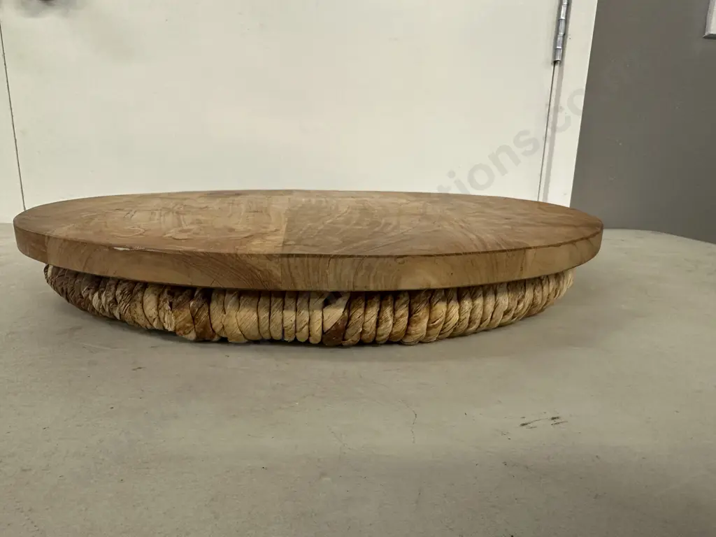 Round Wooden/Ratten Base Serving Tray H6,Dia50cm. Image 1++
