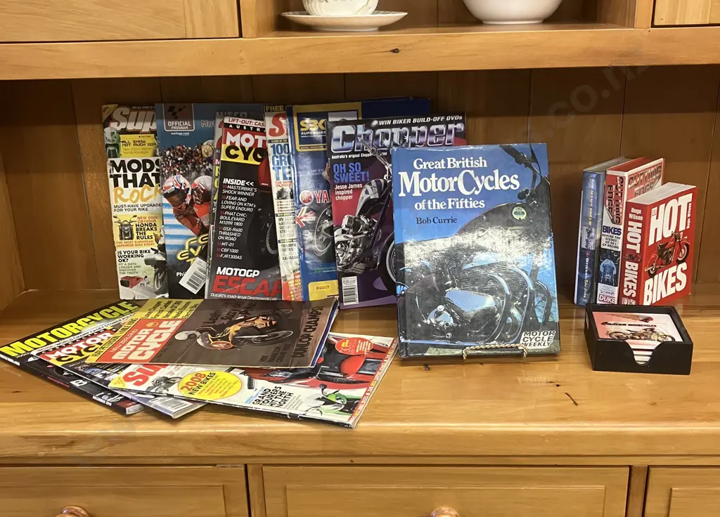 Great British Motorcycles of the Fifties Bob Currie, Hugo Wilson Hot Bikes, Bike Coasters, Video Tapes Image 1++