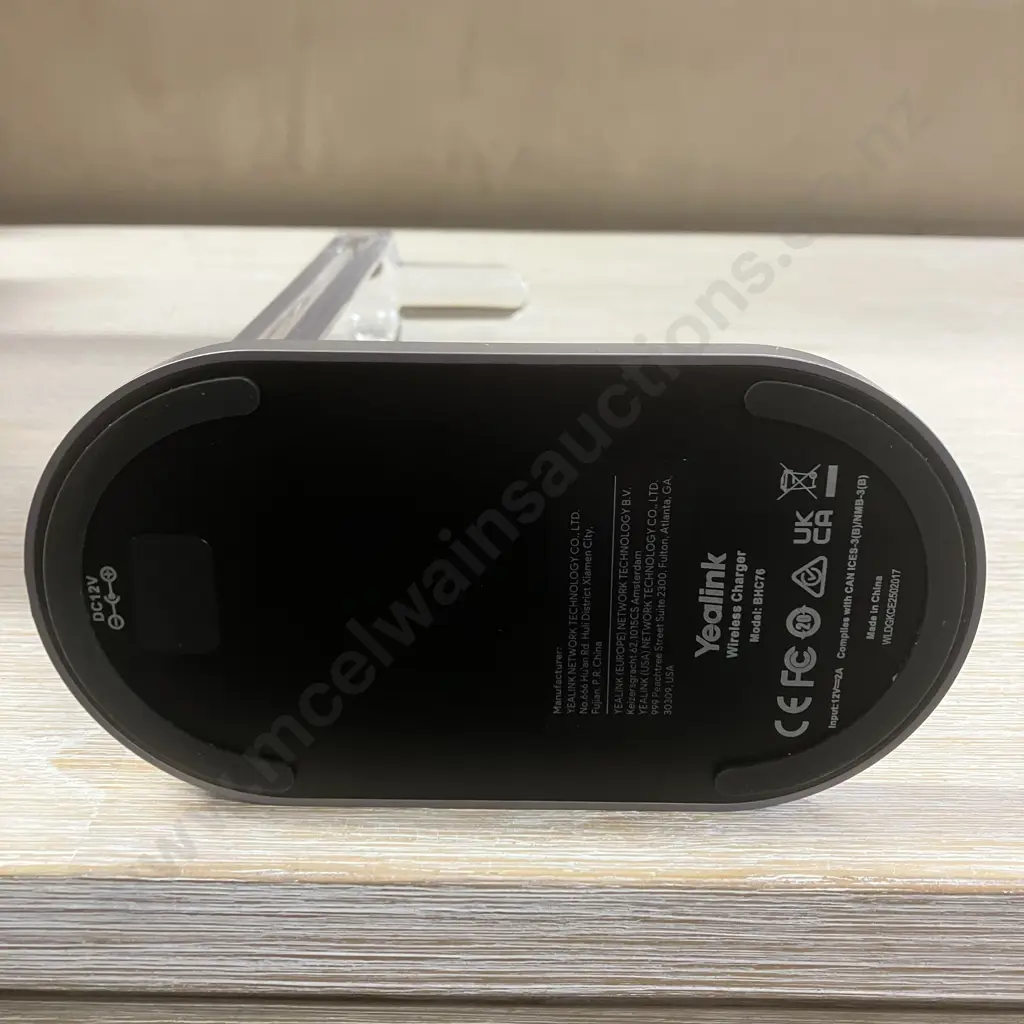 Yealink BHC76 Wireless Charging Stand - Boxed Image 1++