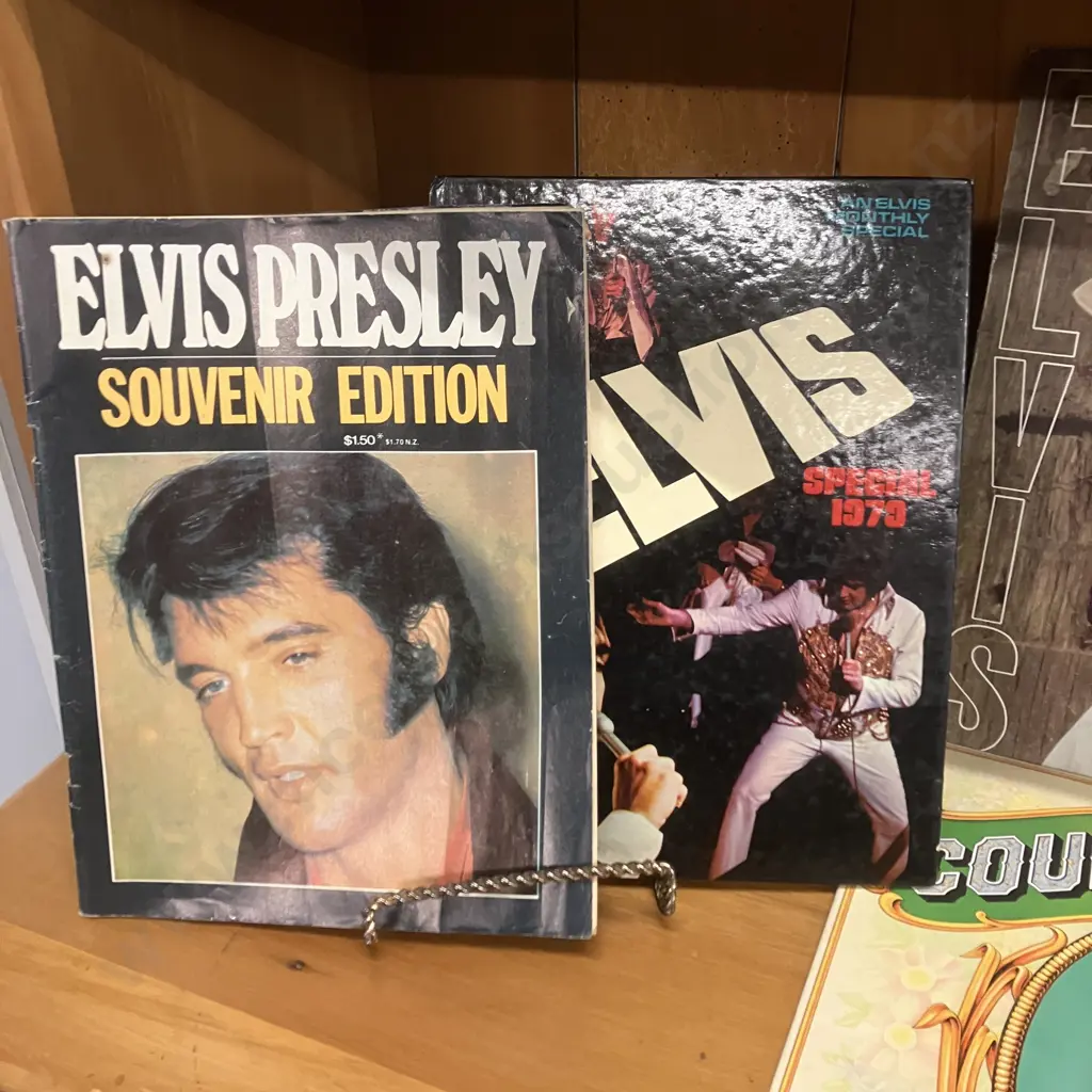 Elvis Presley LPs - Moody Blue 1977, Elvis In Concert, Guitar Man, NZ Pressings. 6 Other LPs & Box Set Image 1++