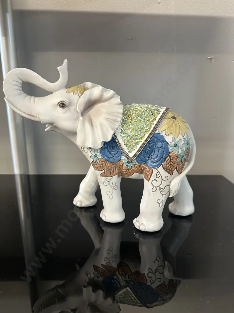 Decorative Elephants x4 H21,W23cm. Image 1++