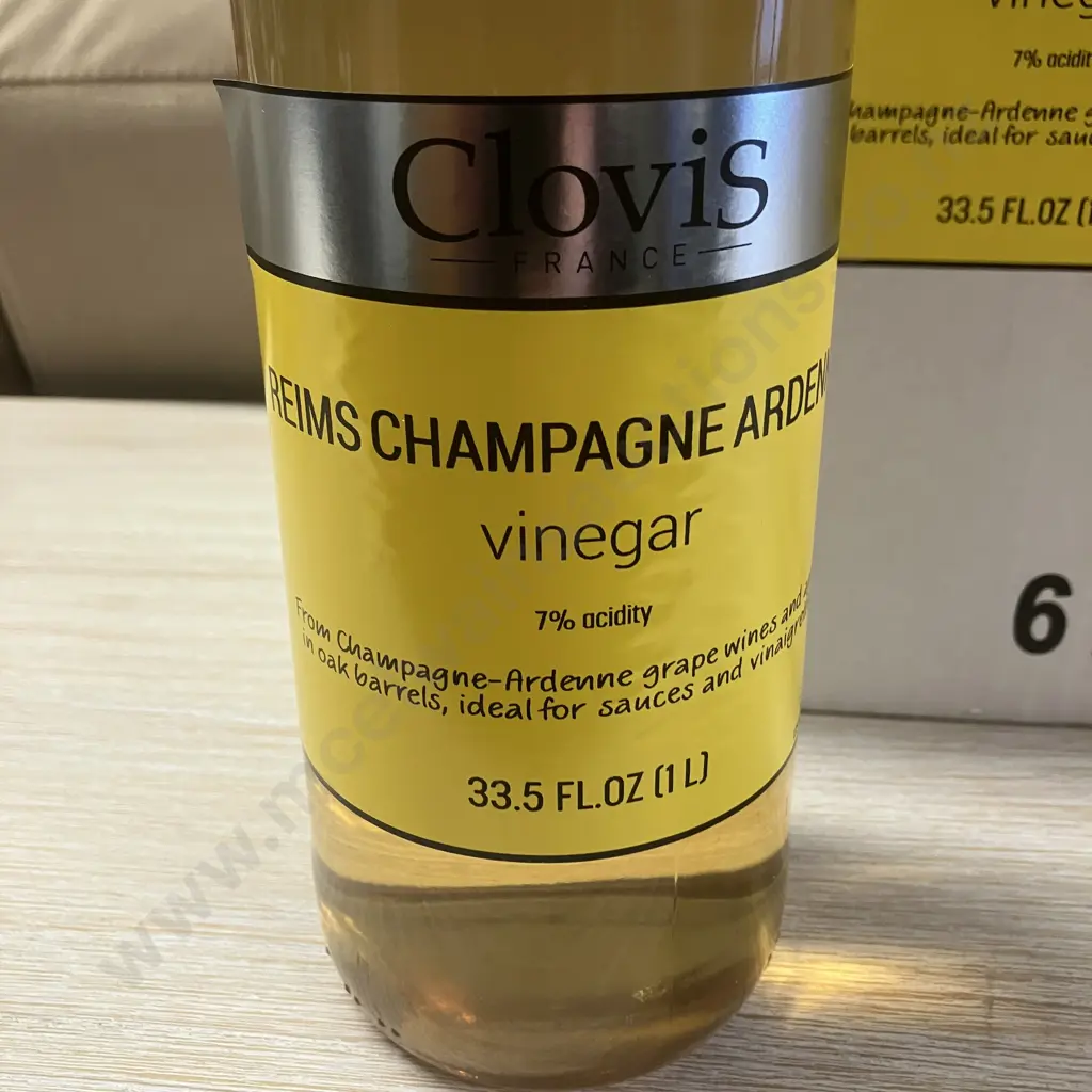 Clovis Reims France Champagne Ardenne Vinegar - Box Of 6 x 1 Litre Bottles - (Date On Bottle 8/12/2024)) Image 1++