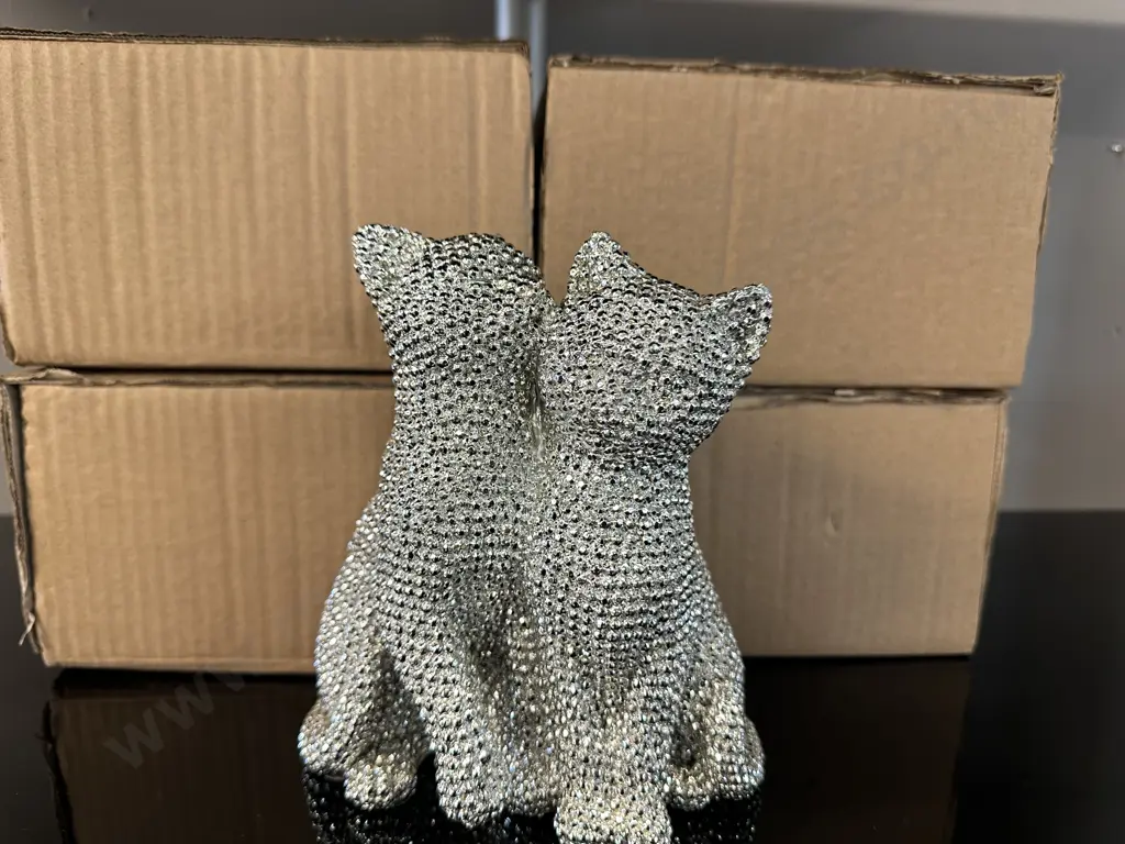 Decorative Cats x4 H18,W15cm. Image 1++