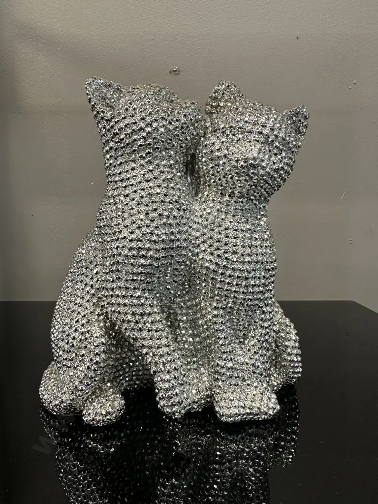 Decorative Cats x4 H18,W15cm. Image 1++