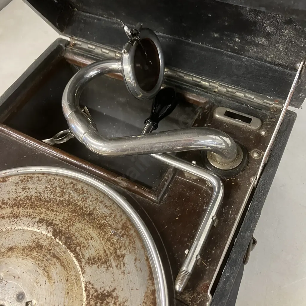 HMV Gramophone (As Found Condition) Image 1++