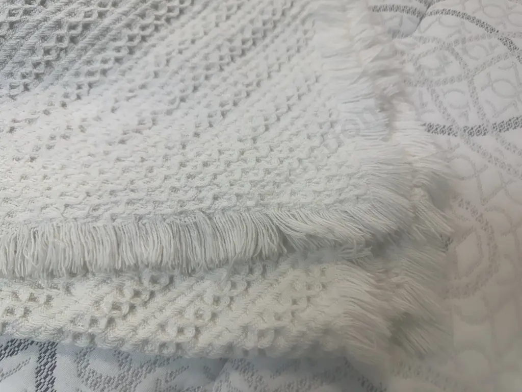 Cream Cushions x6 & Cream Throw Image 1++