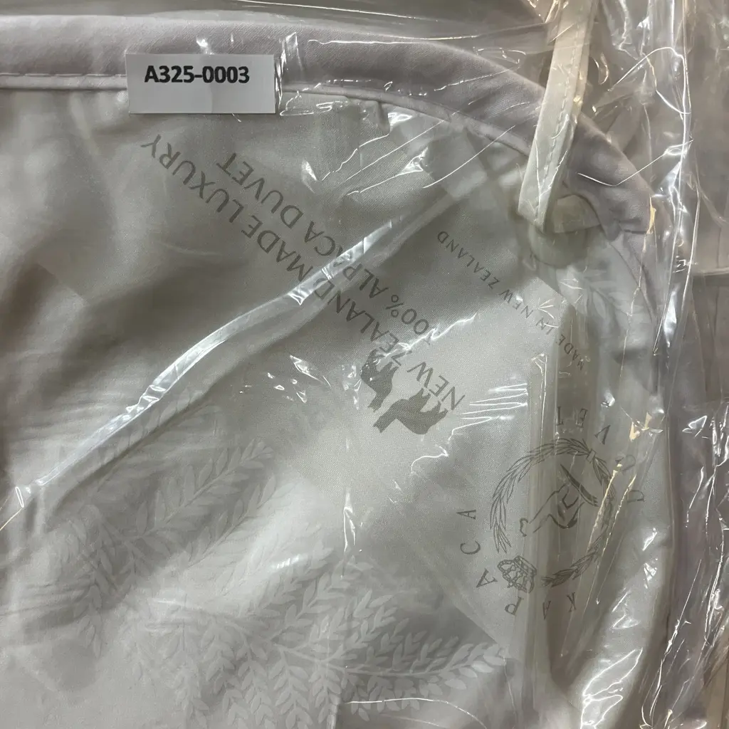 New Kapaca Alpaca Fibre Four Seasons Queen Size Duvet Inner - Size 200 x 230cm Image 1++