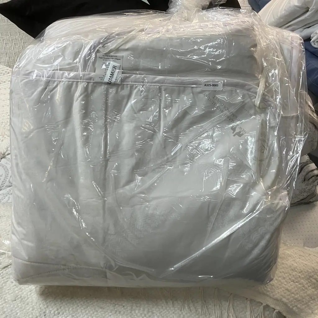 New Kapaca Alpaca Fibre Four Seasons Queen Size Duvet Inner - Size 200 x 230cm Image 1++