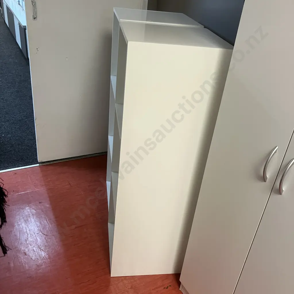 Pair of White 3-Cube Shelf Units. H120 W40 D40cm Image 1++