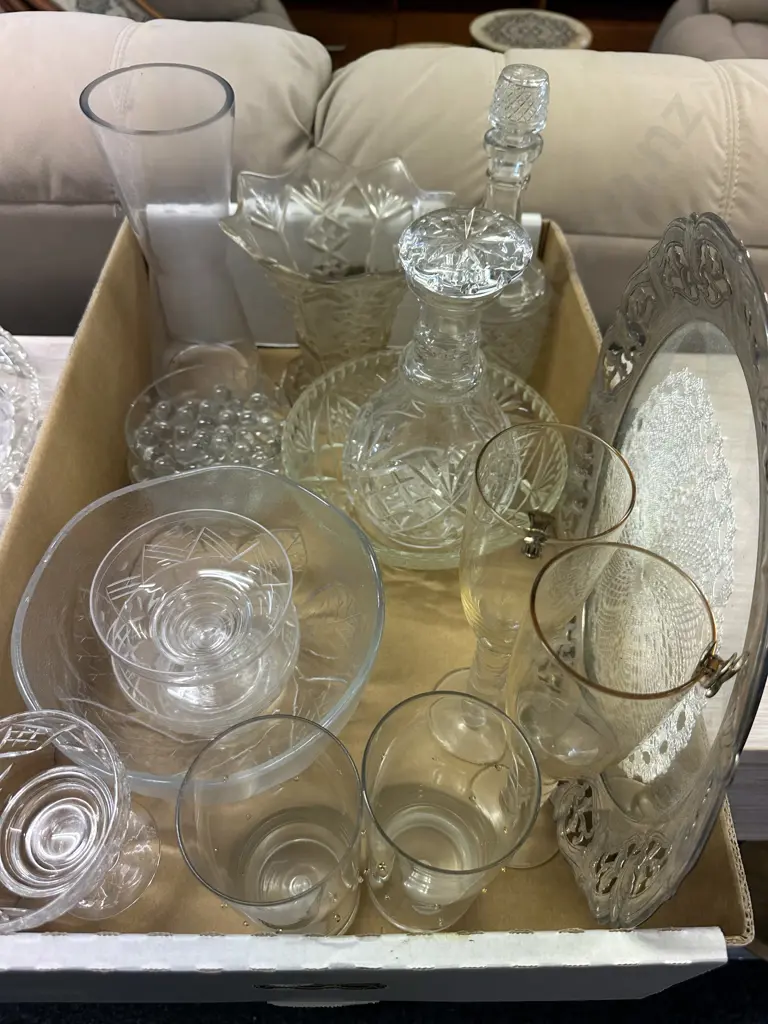 Vintage Crystal & Glass Items (as found) Image 1++