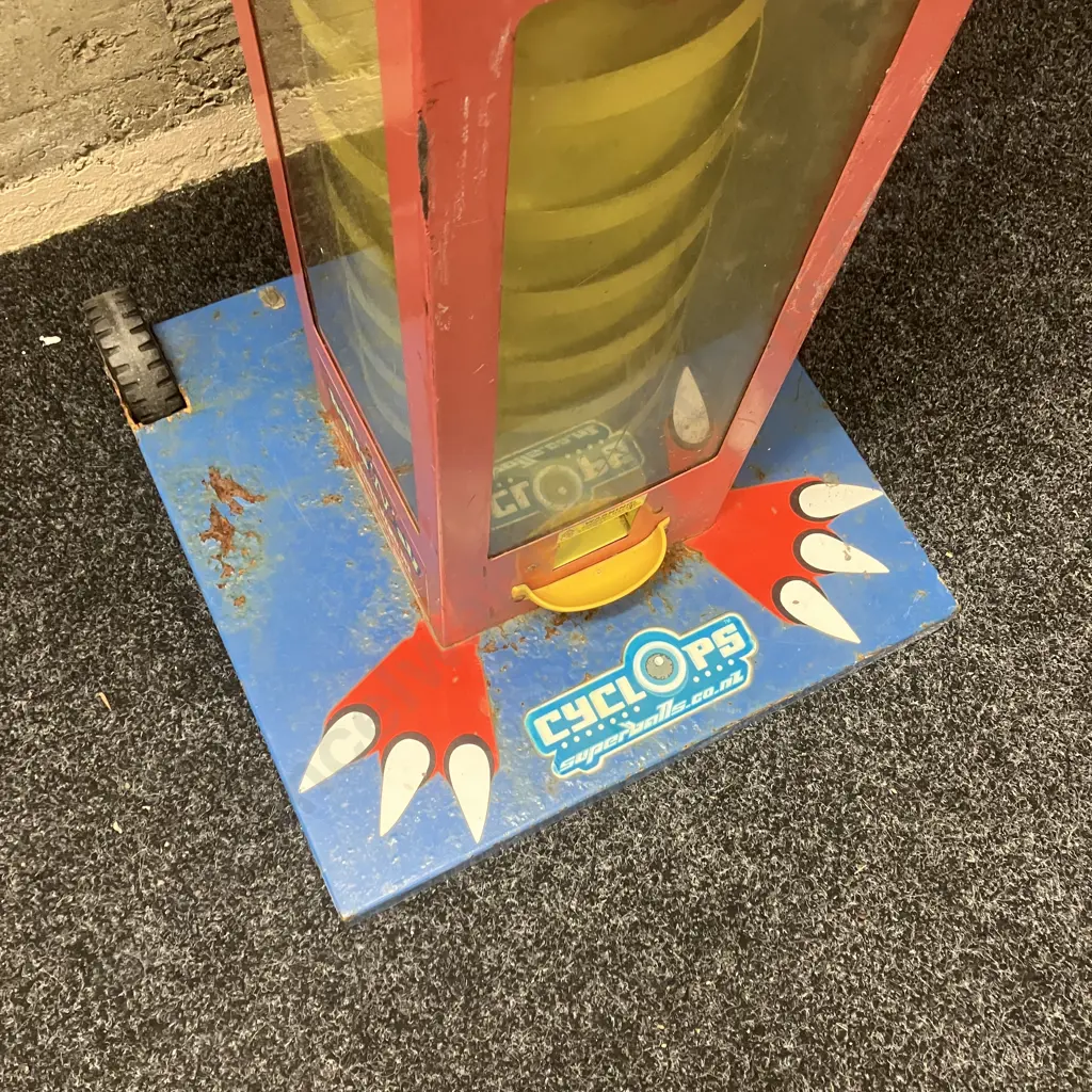 Cyclops Superball Spiral Vending Machine With Beaver Coin Mechanism. H148cm, As Found Condition Image 1++