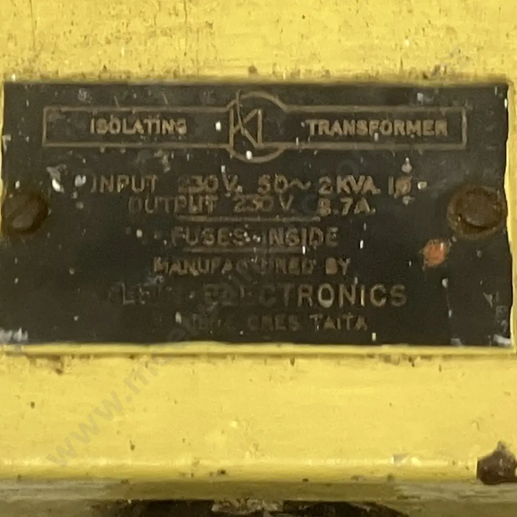 Klien Electronics Taita Isolating Transformer - Input 230V 50-2KVA-10? Output 230V 8.7A Image 1++