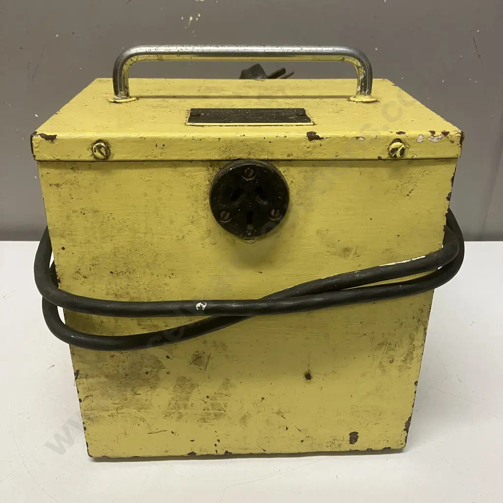 Klien Electronics Taita Isolating Transformer - Input 230V 50-2KVA-10? Output 230V 8.7A Image 1++