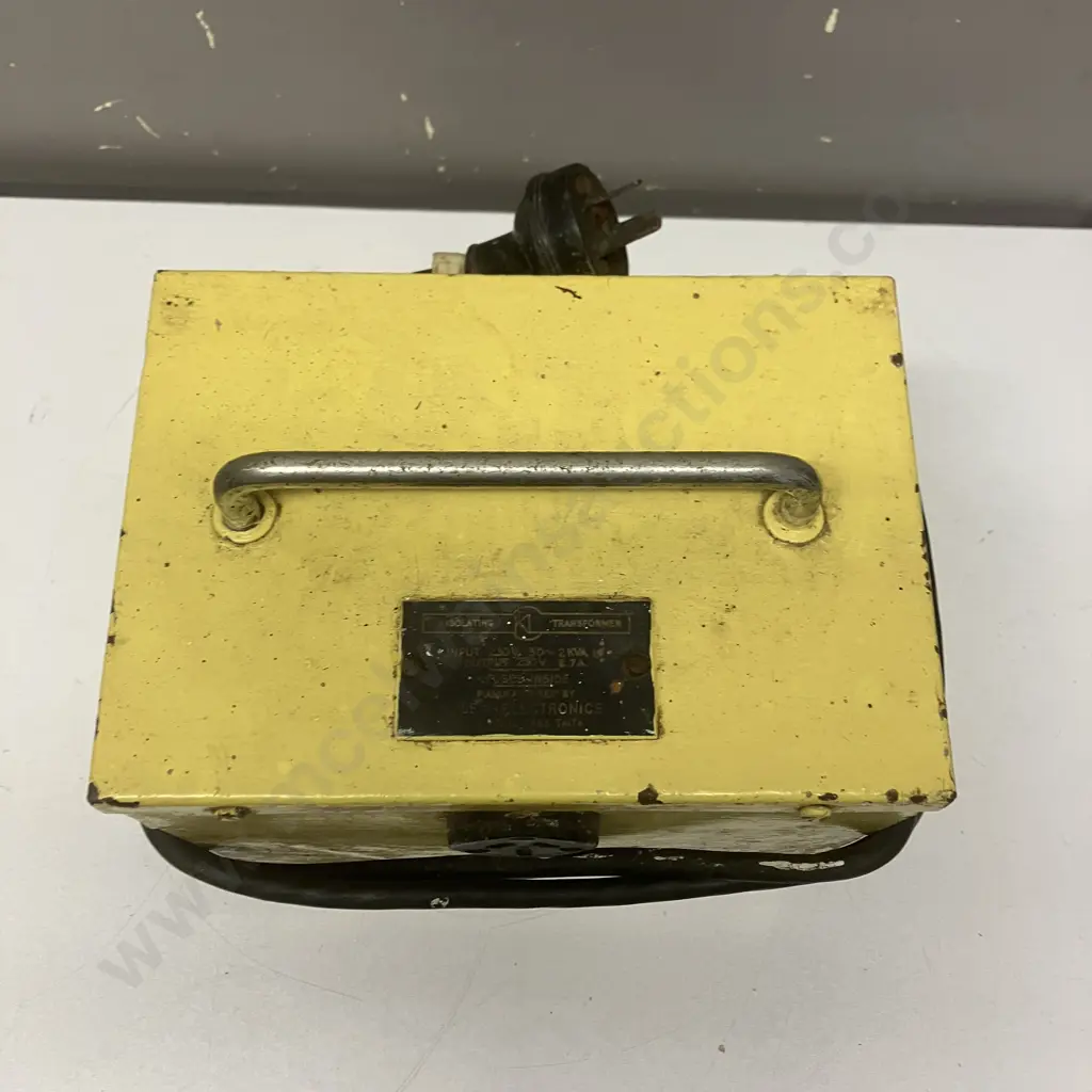 Klien Electronics Taita Isolating Transformer - Input 230V 50-2KVA-10? Output 230V 8.7A Image 1++