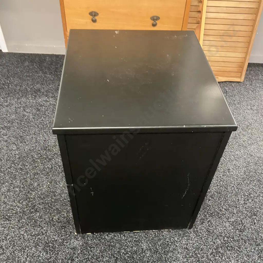 Mobile Filer - 3 Drawer. H62 W48 D53cm Image 1++