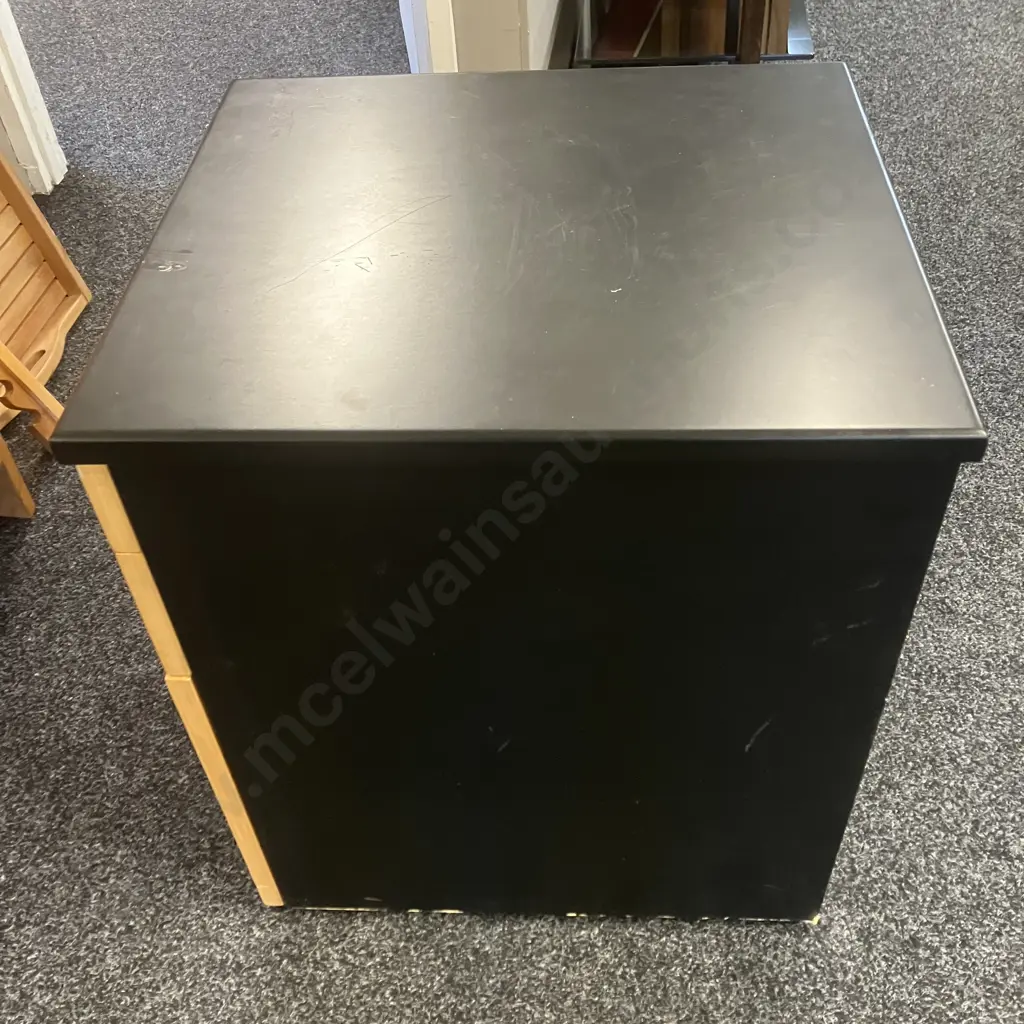 Mobile Filer - 3 Drawer. H62 W48 D53cm Image 1++