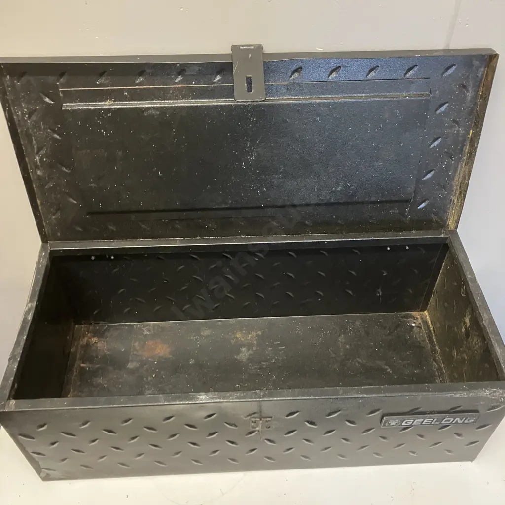 Black Painted Treadplate Geelong Toolbox Chest, Lockable. H26 W77.5 D36cm Image 1++