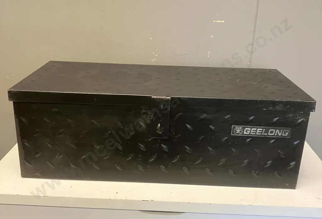 Black Painted Treadplate Geelong Toolbox Chest, Lockable. H26 W77.5 D36cm Image 1++