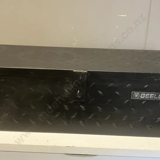 Black Painted Treadplate Geelong Toolbox Chest, Lockable. H26 W77.5 D36cm