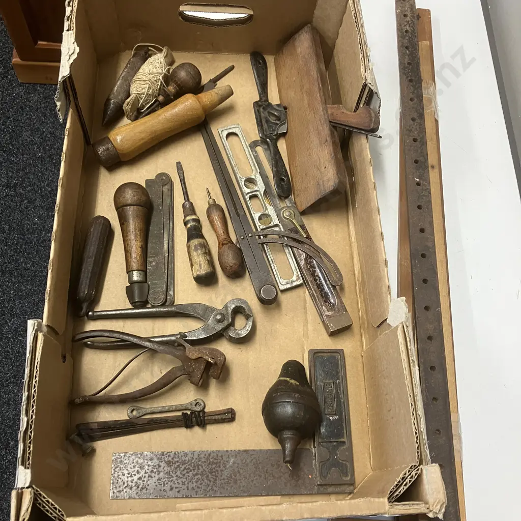 Box lot Wooden Plane, Old Tools, Sash Clamp, Wood Drawing Tees, Etc Image 1++