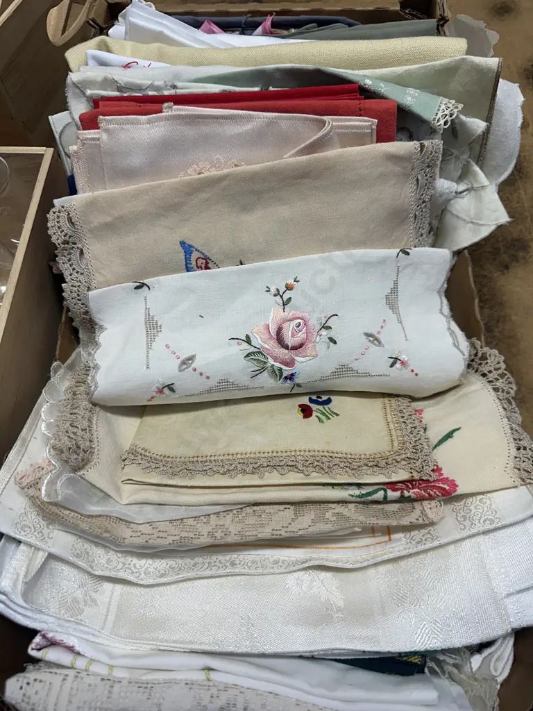 Selection Vintage Linen Image 1++