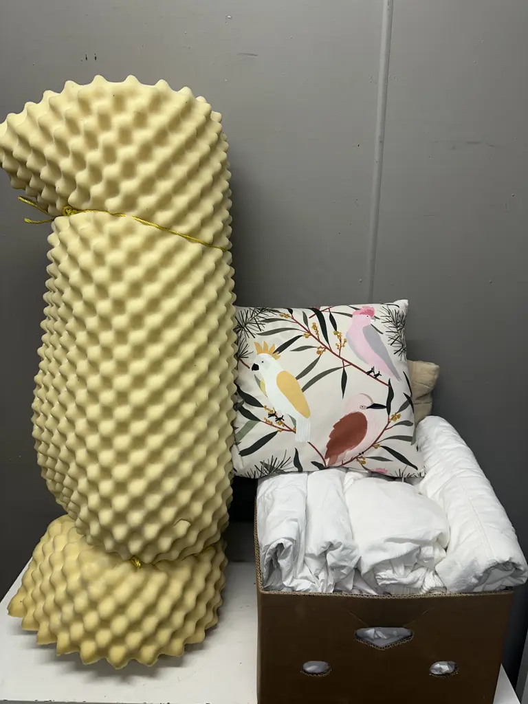 Coverlet, Foam Topper, Single Sheets Etc Image 1++