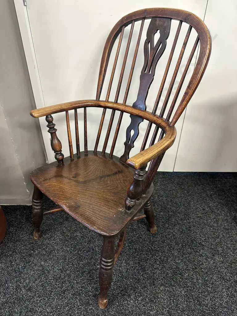 Antique 19th Century Elm Hoop Stick Back Windsor Armchair, Four Turned Legs With Crinoline Stretcher. 96 x 53cm Image 1++