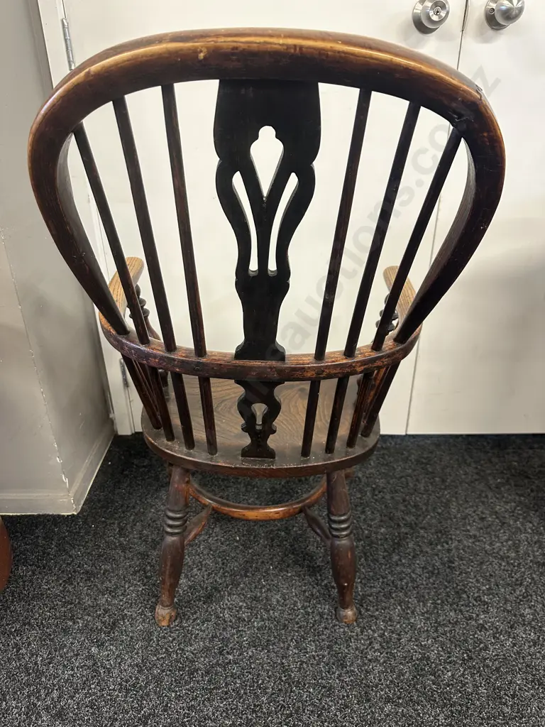 Antique 19th Century Elm Hoop Stick Back Windsor Armchair, Four Turned Legs With Crinoline Stretcher. 96 x 53cm Image 1++