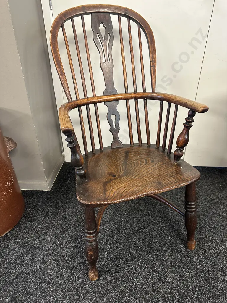 Antique 19th Century Elm Hoop Stick Back Windsor Armchair, Four Turned Legs With Crinoline Stretcher. 96 x 53cm Image 1++