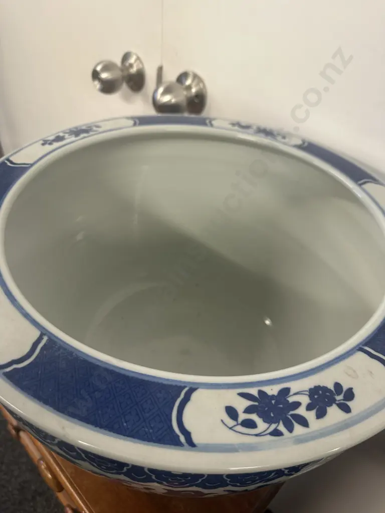 Vintage Chinese Round Porcelain Planter. 26 x 41cm Image 1++